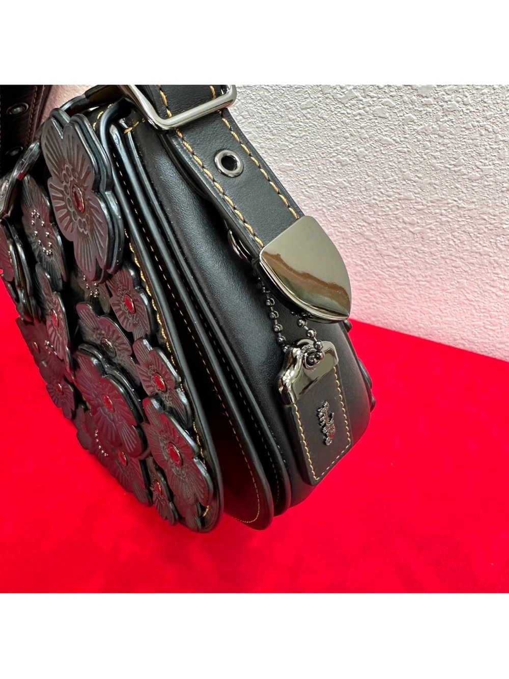 Coach Tea Rose Saddle Bag 23 - 1941 Collection EUC - Picture 3 of 8